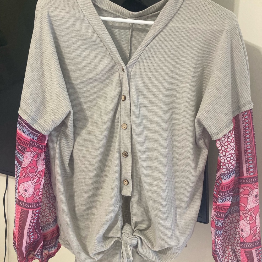 Two tone button up top!